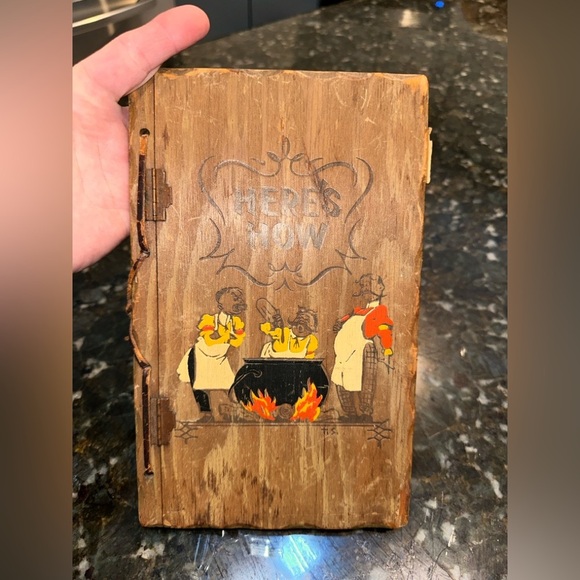 Vintage Wooden Recipe Book with Chefs Illustration - Picture 3 of 7